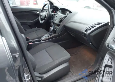 2018 Ford Focus Se z USA, uszkodzony, nr VIN 1FADP3F24JL238124